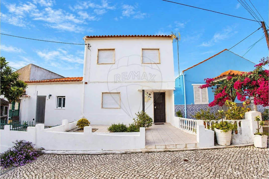Moradia T4 para Venda em Aveiras de Baixo Foto 1