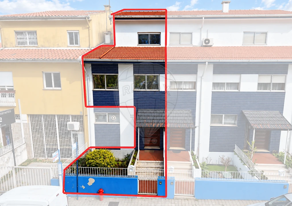 Moradia T4 para Venda em Pedrouços Foto 1