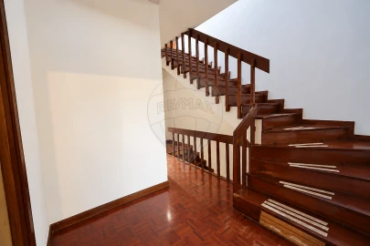 Moradia T4 para Venda em Pedrouços