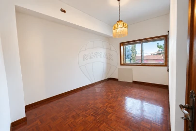 Moradia T4 para Venda em Pedrouços