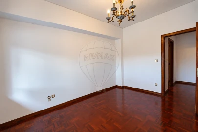 Moradia T4 para Venda em Pedrouços