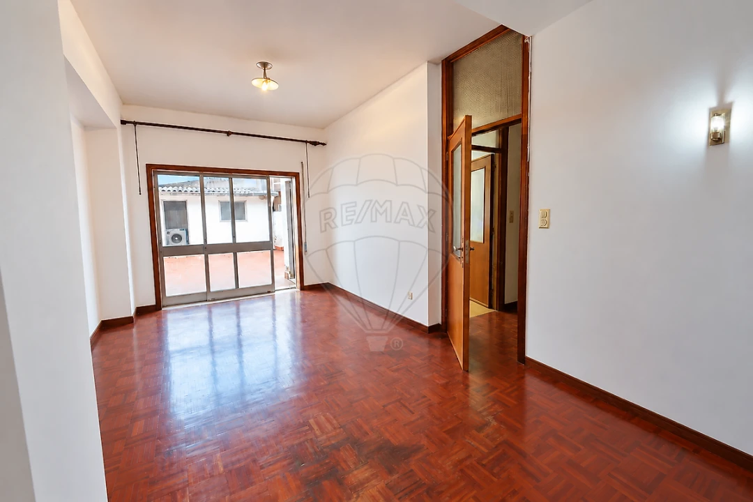Moradia T4 para Venda em Pedrouços Foto 7