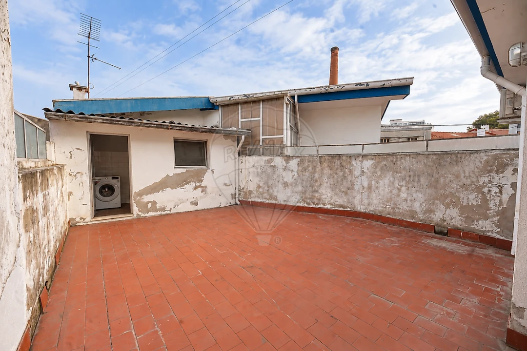 Moradia T4 para Venda em Pedrouços Foto 5