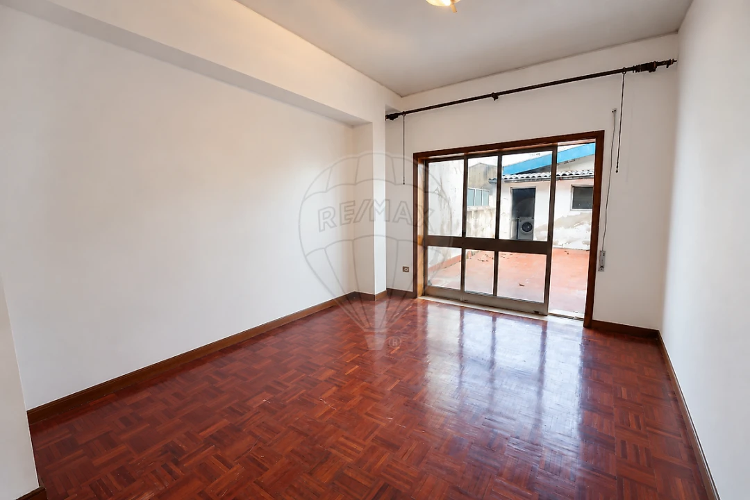 Moradia T4 para Venda em Pedrouços Foto 9