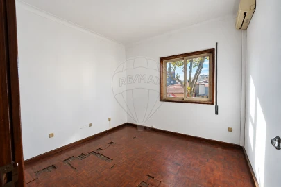 Moradia T5 para Venda em Pedrouços