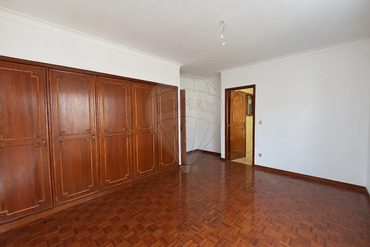 Moradia T5 para Venda em Pedrouços Foto 27