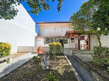 Moradia T3 para Venda em São Martinho de Árvore e Lamarosa
