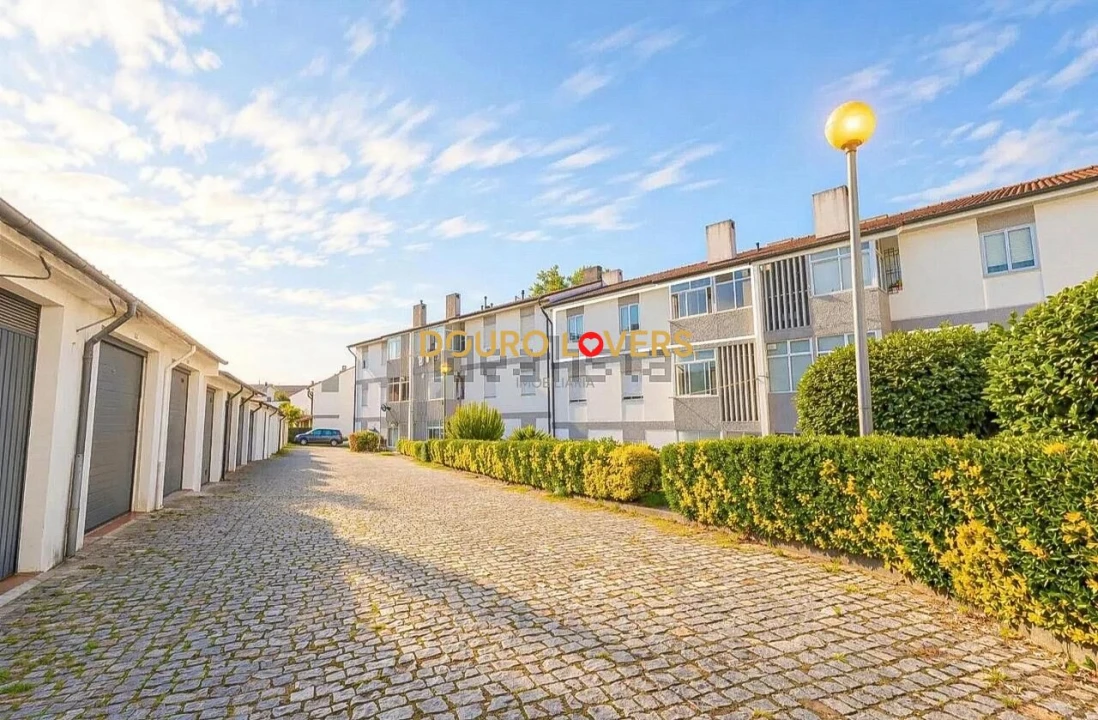 Apartamento T3 para Venda em Cidade da Maia Foto 2