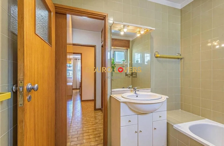 Apartamento T3 para Venda em Cidade da Maia Foto 18