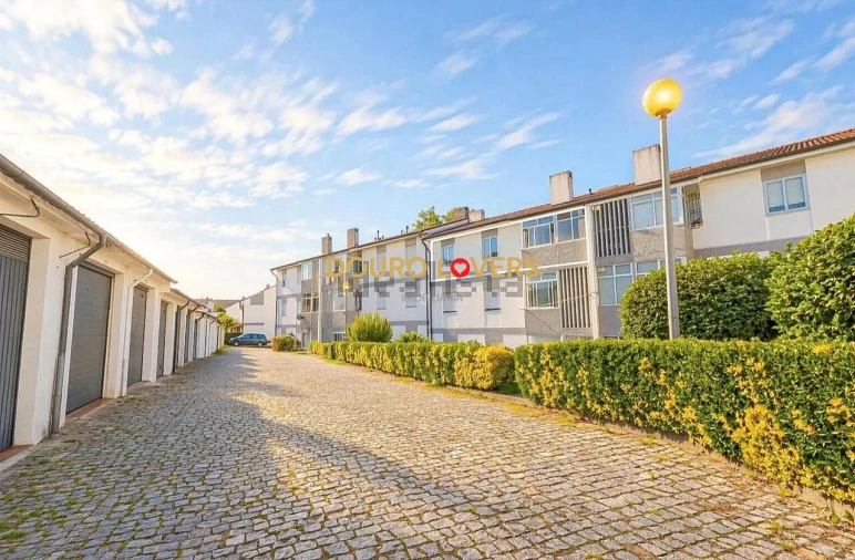 Apartamento T3 para Venda em Cidade da Maia Foto 2