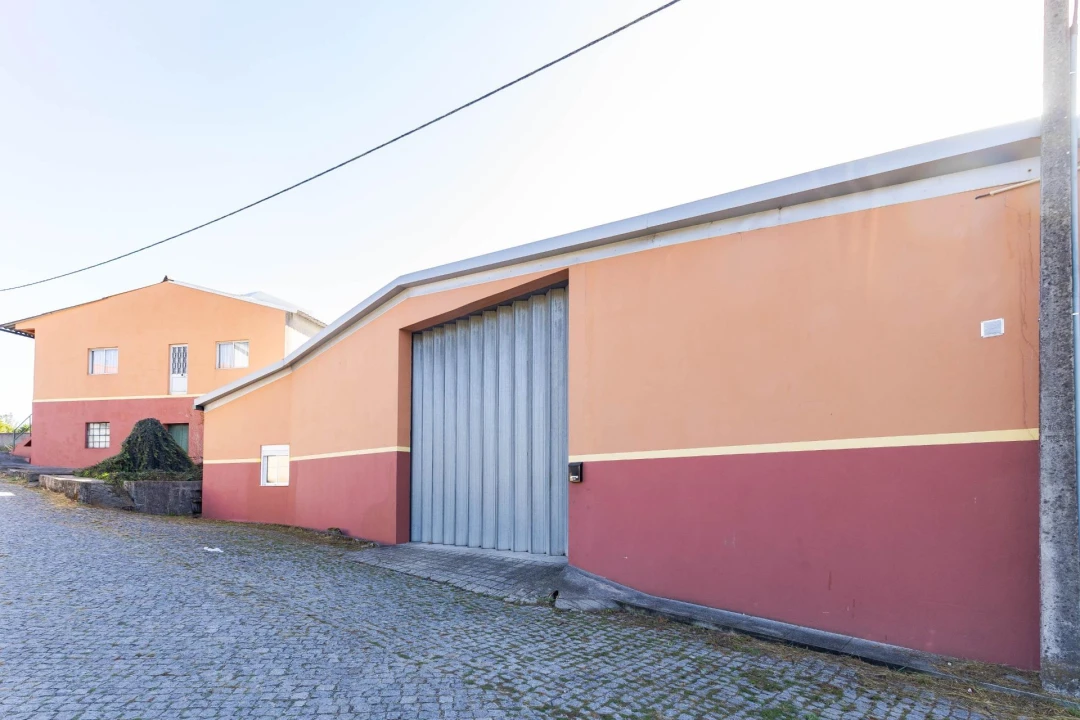 Armazém para Arrendamento em Cete Foto 2