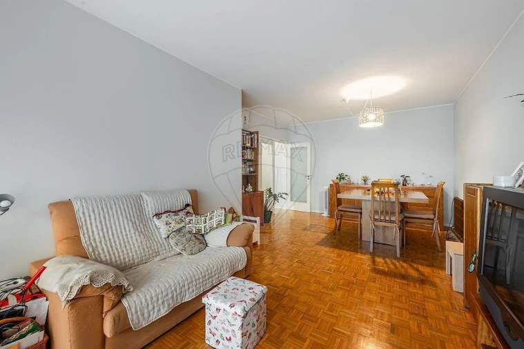 Apartamento T2 para Venda em Cidade da Maia Foto 5