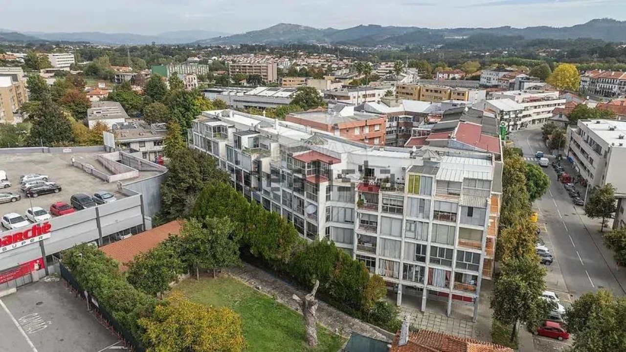 Apartamento T2 para Venda em Caldelas Foto 18