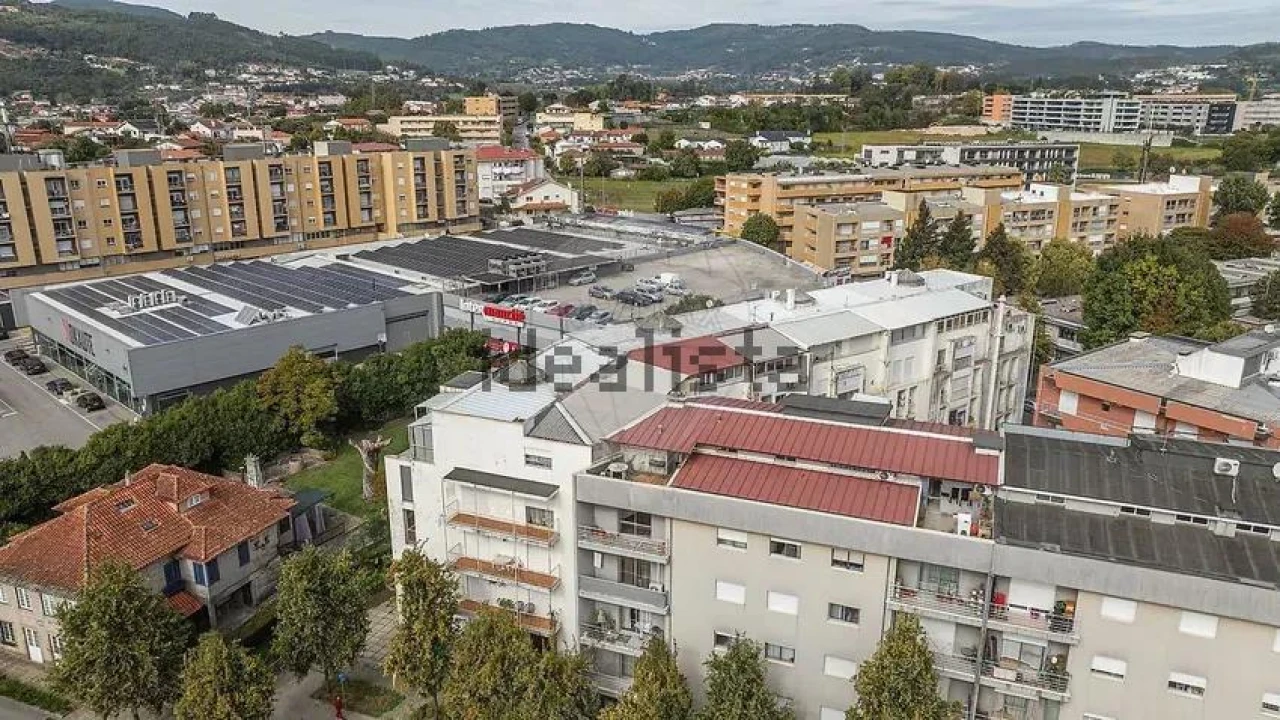 Apartamento T2 para Venda em Caldelas Foto 24