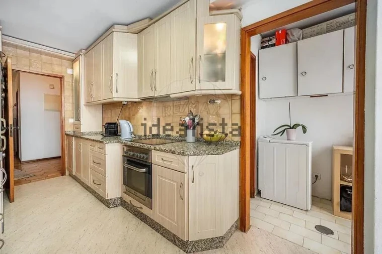 Apartamento T2 para Venda em Caldelas Foto 4