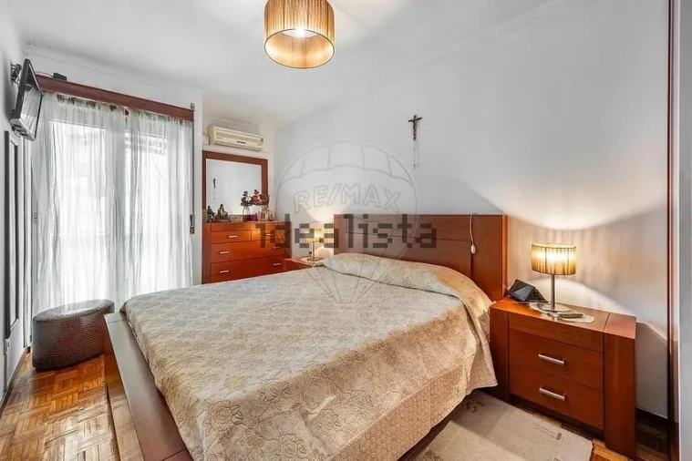 Apartamento T2 para Venda em Caldelas Foto 8
