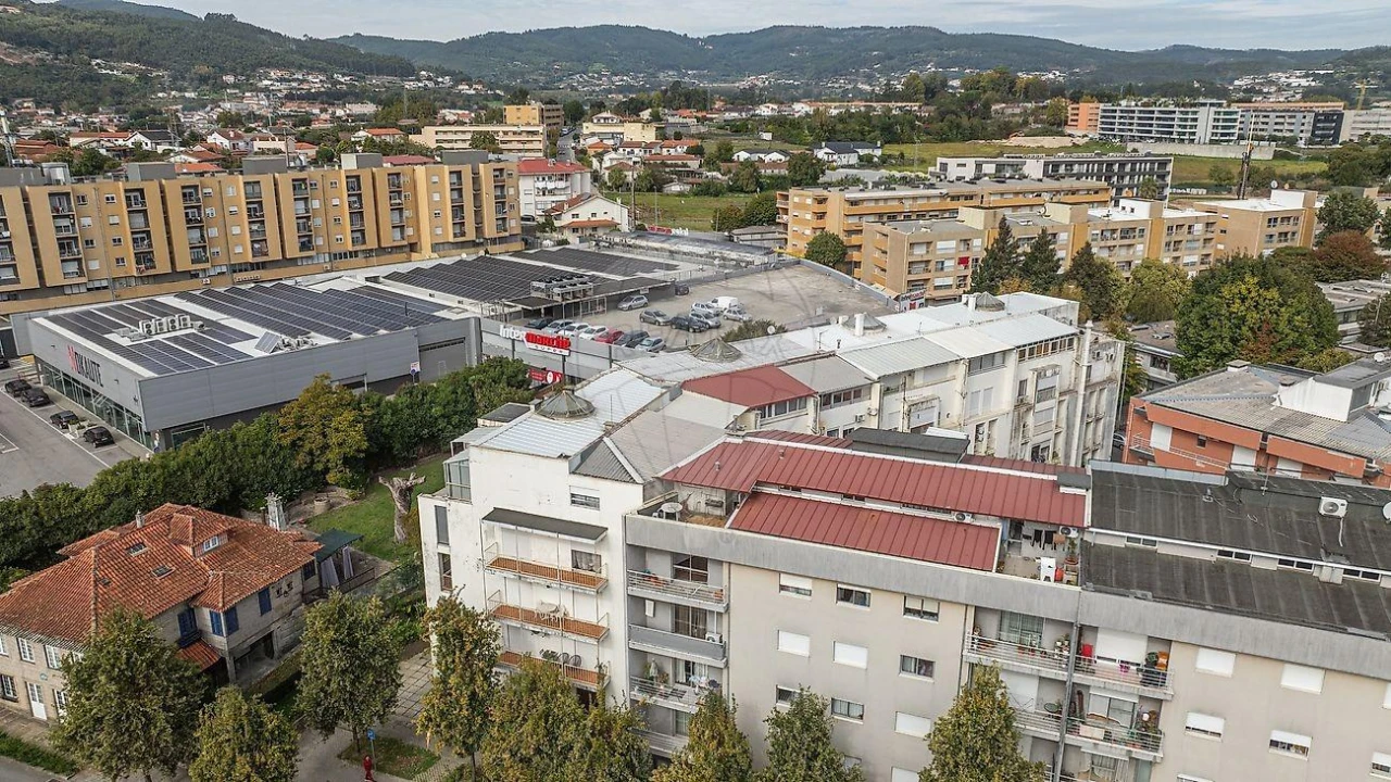 Apartamento T2 para Venda em Caldelas Foto 22