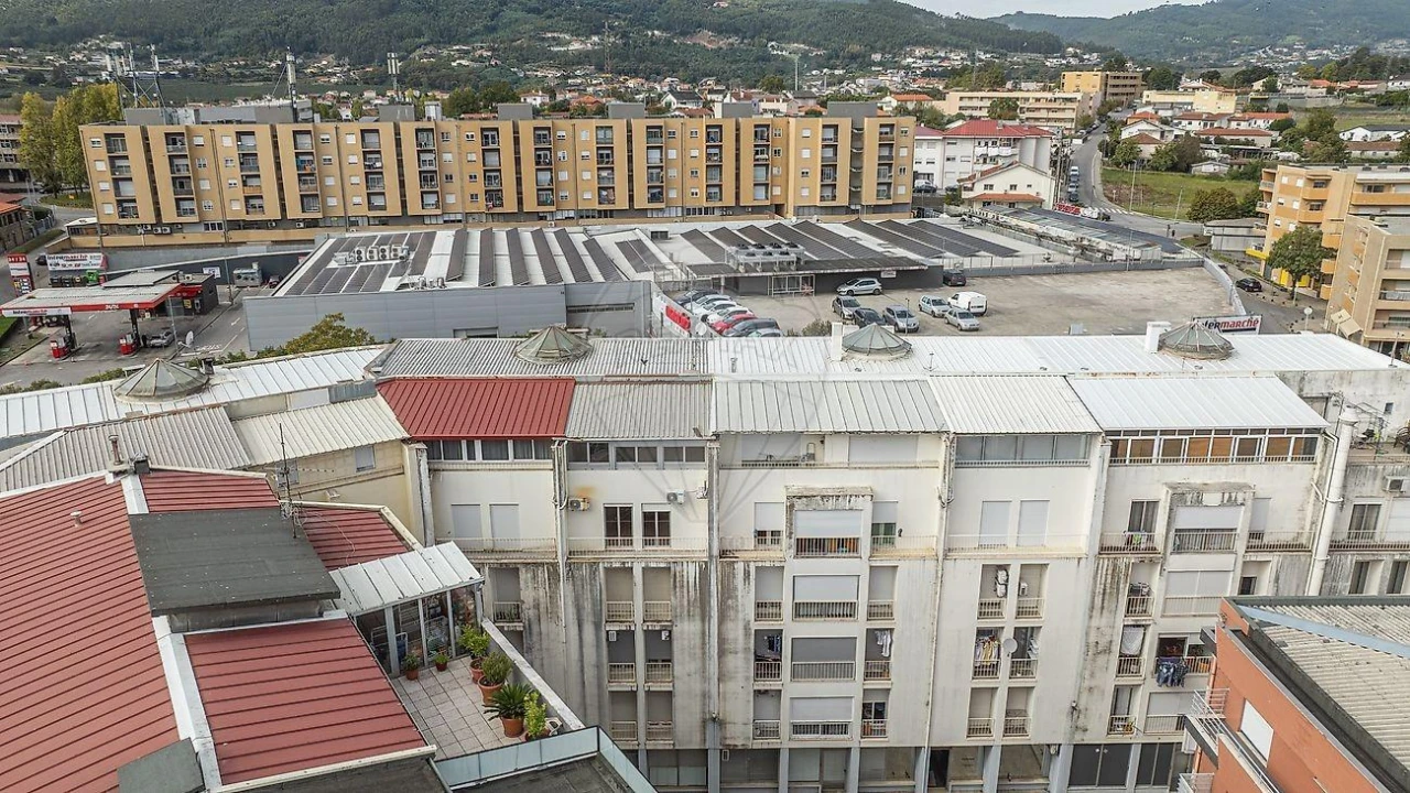 Apartamento T2 para Venda em Caldelas Foto 23