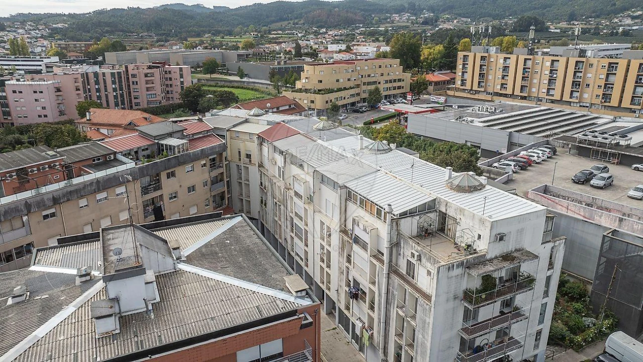 Apartamento T2 para Venda em Caldelas Foto 26