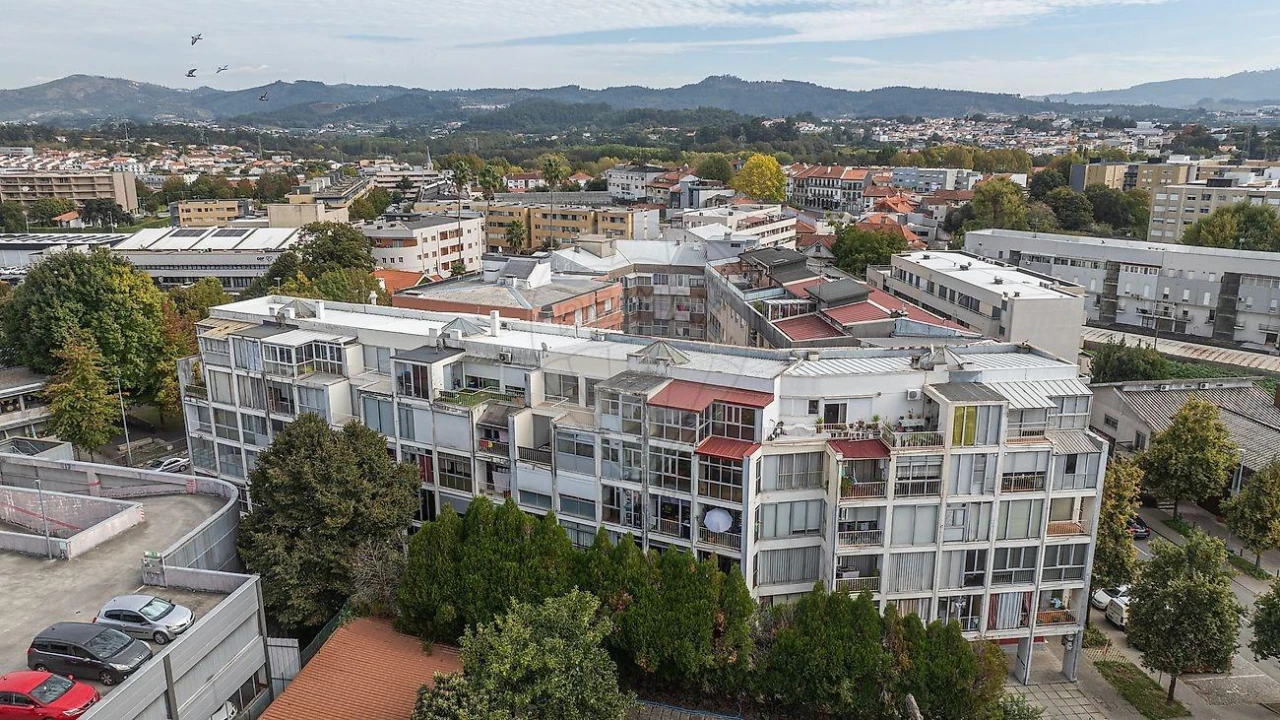 Apartamento T2 para Venda em Caldelas Foto 27