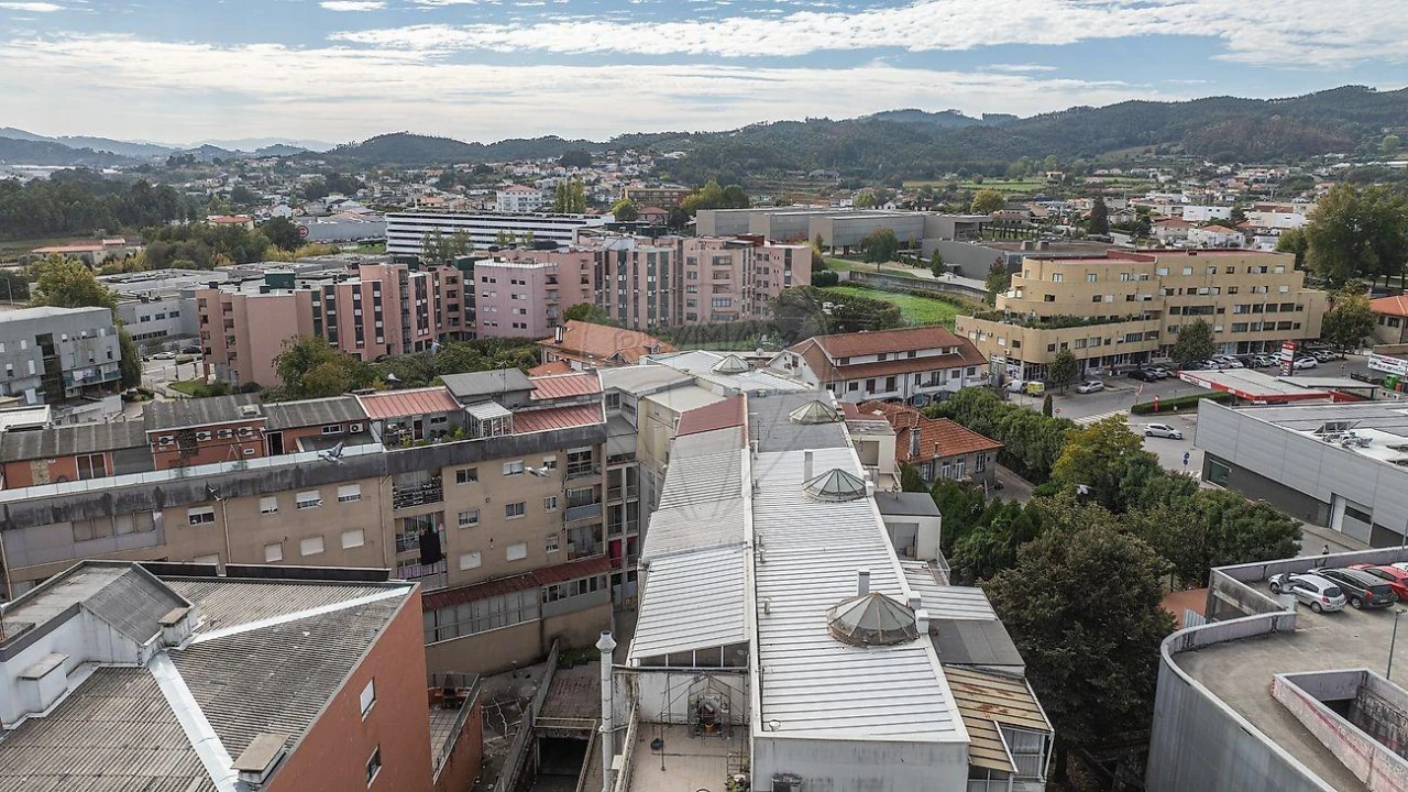 Apartamento T2 para Venda em Caldelas Foto 28