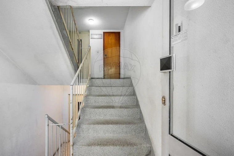 Apartamento T2 para Venda em Caldelas Foto 16