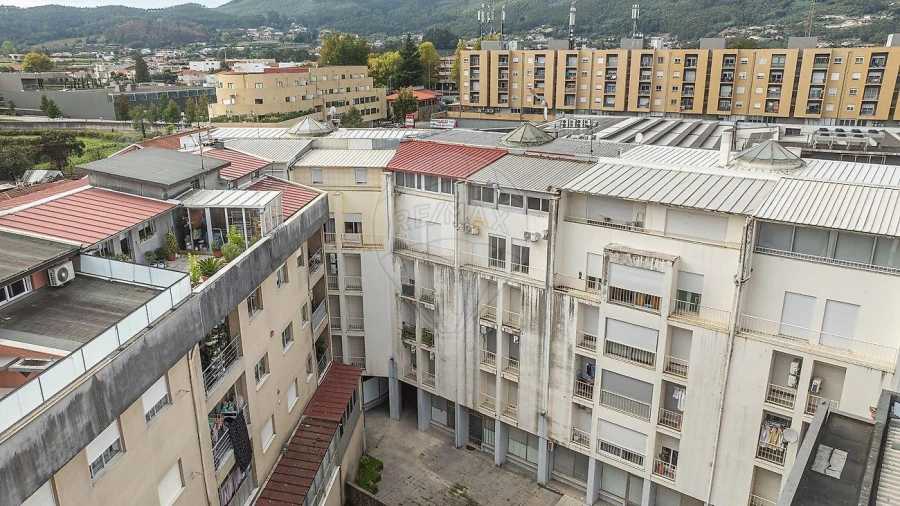 Apartamento T2 para Venda em Caldelas Foto 24