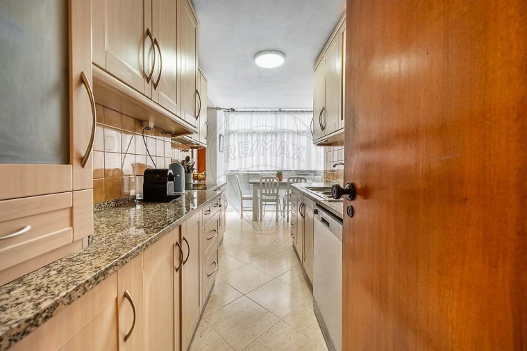 Apartamento T2 para Venda em Caldelas Foto 5