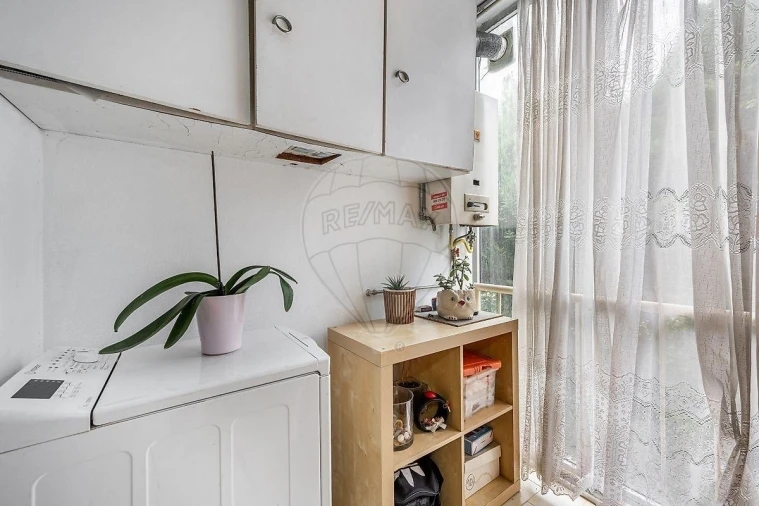 Apartamento T2 para Venda em Caldelas Foto 8