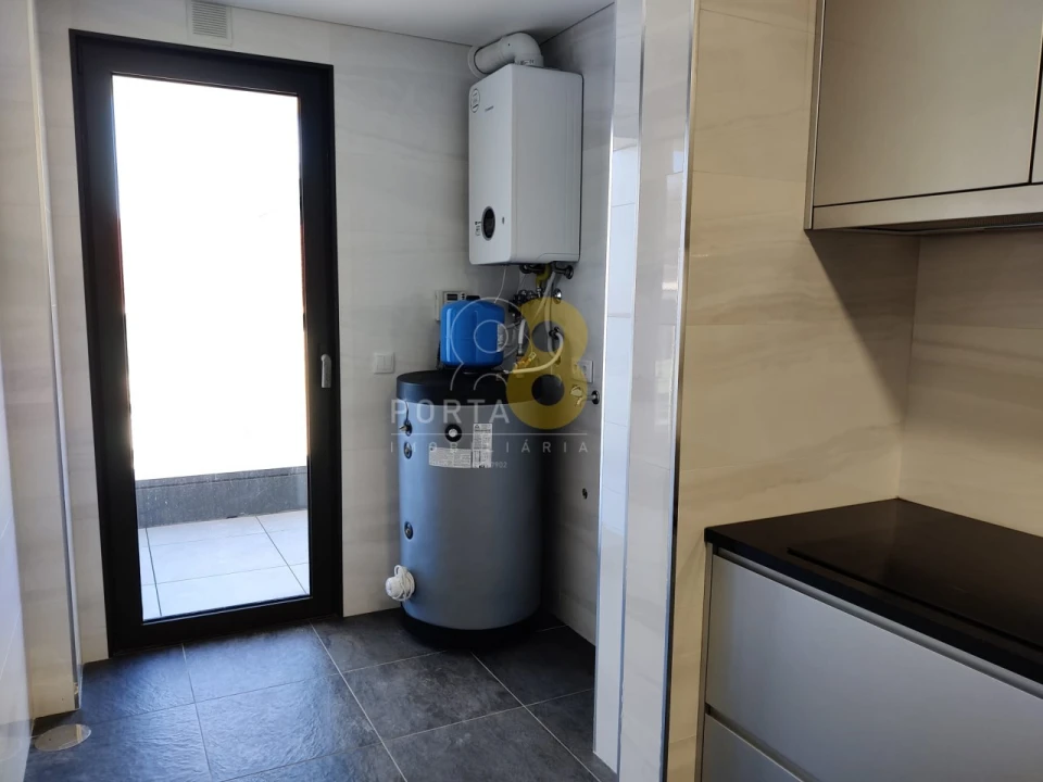 Apartamento T3 para Venda em Cedofeita, Santo Ildefonso, Sé, Miragaia, São Nicolau e Vitória Foto 5