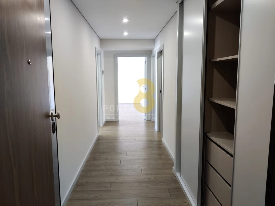 Apartamento T3 para Venda em Cedofeita, Santo Ildefonso, Sé, Miragaia, São Nicolau e Vitória Foto 7