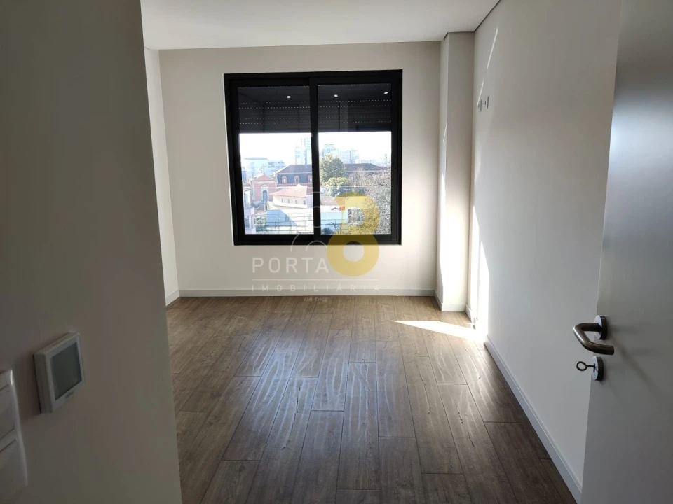 Apartamento T3 para Venda em Cedofeita, Santo Ildefonso, Sé, Miragaia, São Nicolau e Vitória Foto 16