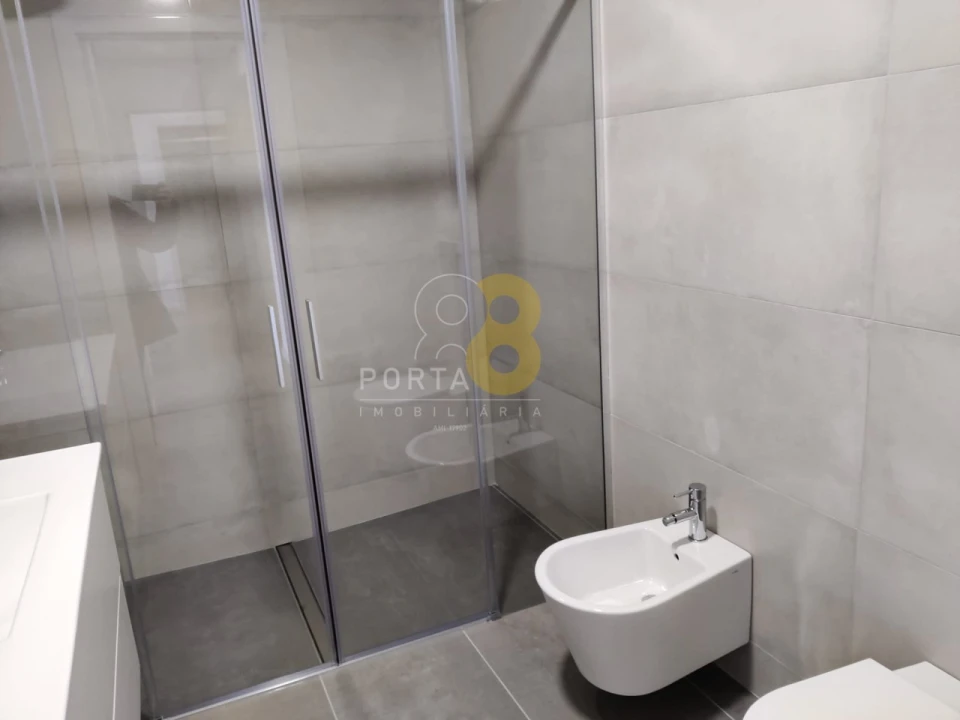 Apartamento T3 para Venda em Cedofeita, Santo Ildefonso, Sé, Miragaia, São Nicolau e Vitória Foto 17