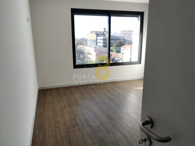Apartamento T3 para Venda em Cedofeita, Santo Ildefonso, Sé, Miragaia, São Nicolau e Vitória Foto 9