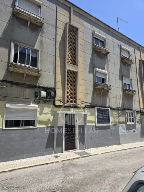 Apartamento T1 para Venda em Baixa da Banheira e Vale da Amoreira