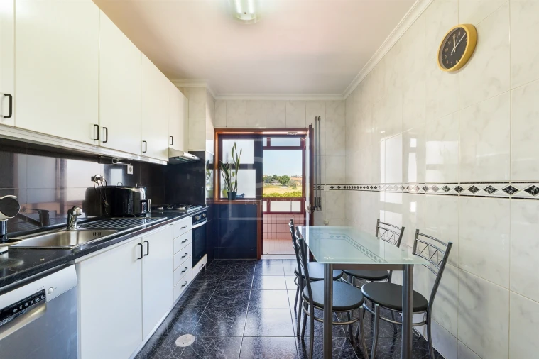 Apartamento T1 para Venda em Rio Tinto Foto 15
