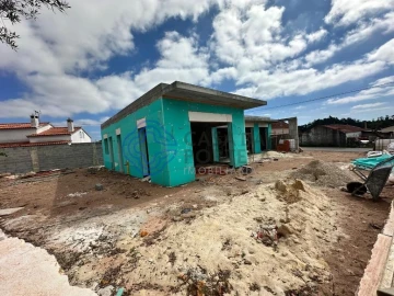 Moradia T3 para Venda em Salir de Matos