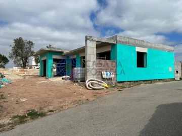 Moradia T3 para Venda em Salir de Matos