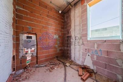 Moradia T3 para Venda em Salir de Matos