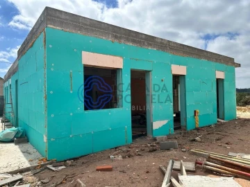 Moradia T3 para Venda em Salir de Matos