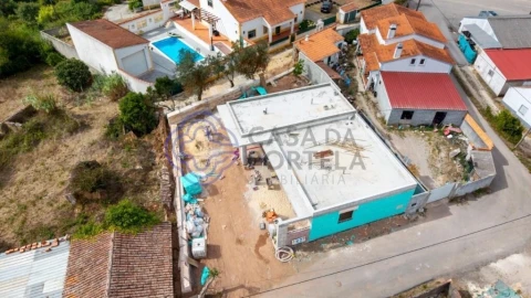 Moradia T3 para Venda em Salir de Matos