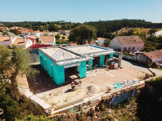 Moradia T3 para Venda em Salir de Matos Foto 6