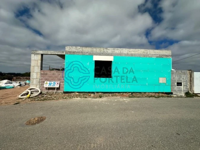 Moradia T3 para Venda em Salir de Matos Foto 22