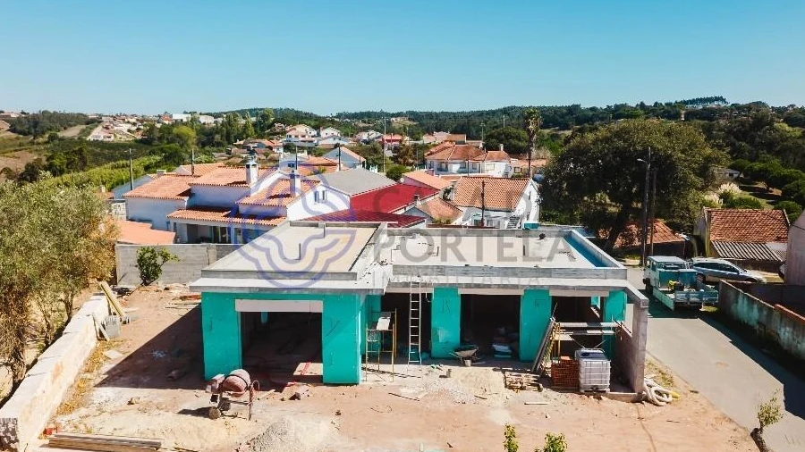 Moradia T3 para Venda em Salir de Matos