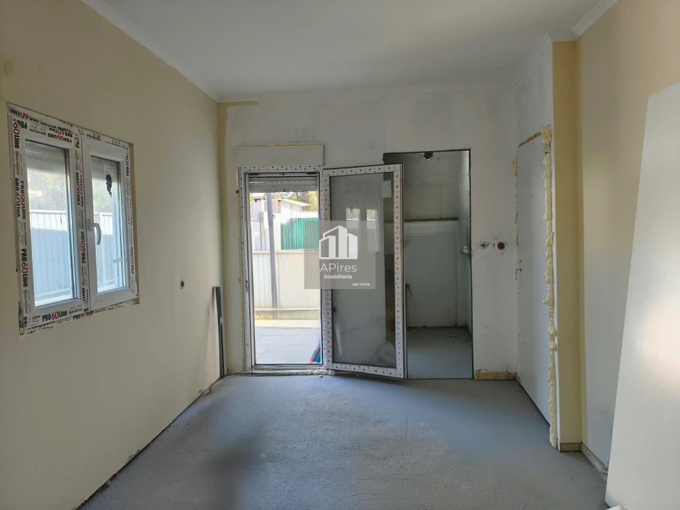 Moradia T2 para Venda em Fernao Ferro Foto 11