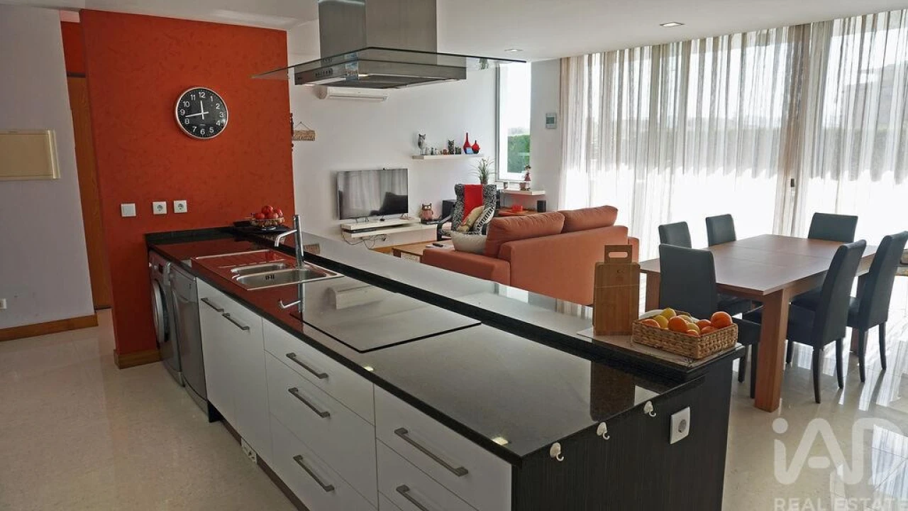 Apartamento T2 para Venda em São Martinho do Porto Foto 4
