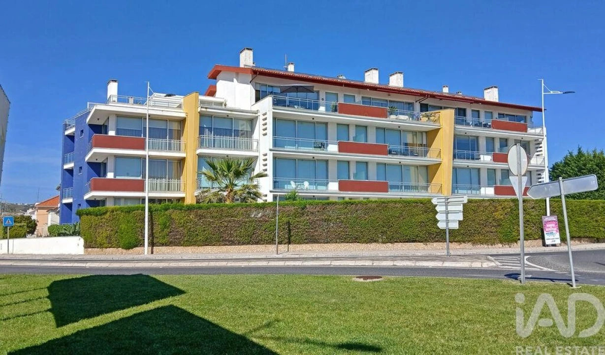 Apartamento T2 para Venda em São Martinho do Porto Foto 1