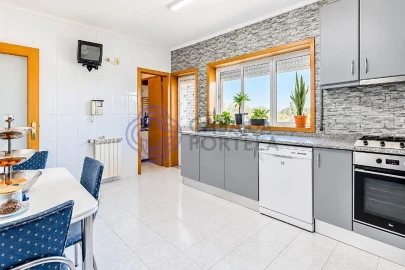 Moradia T3 para Venda em Oliveira do Douro