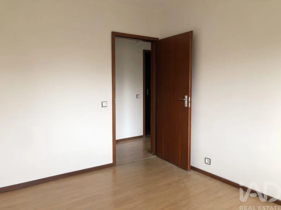Apartamento T3 para Arrendamento em Lordelo do Ouro e Massarelos Foto 13
