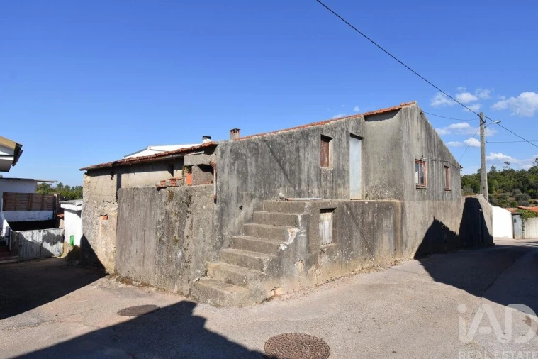 Moradia T3 para Venda em São Miguel, Santa Eufémia e Rabaçal Foto 3